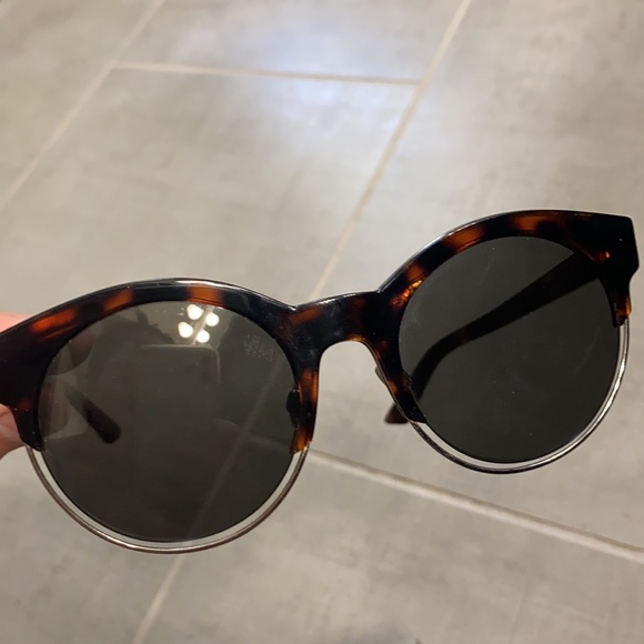 Dior Sunglasses - Picture 5 of 10